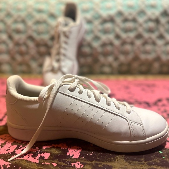 ADIDAS Grand Court Sneakers white/black sz 9 - worn once - Picture 3 of 7